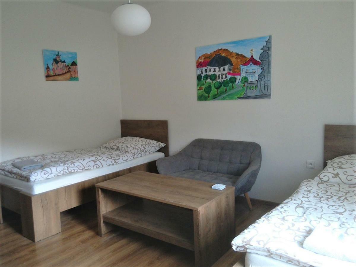 Ferienwohnung Apartman S Vyhladom Kremnitz Exterior foto